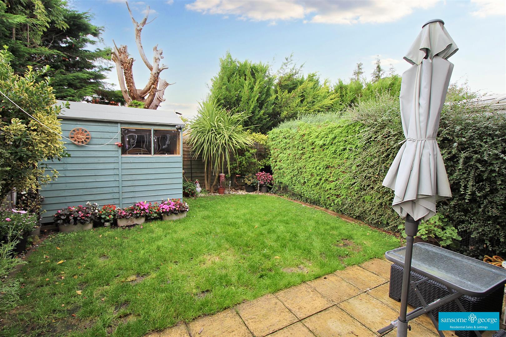 3 bed property in Devitt Close, Reading